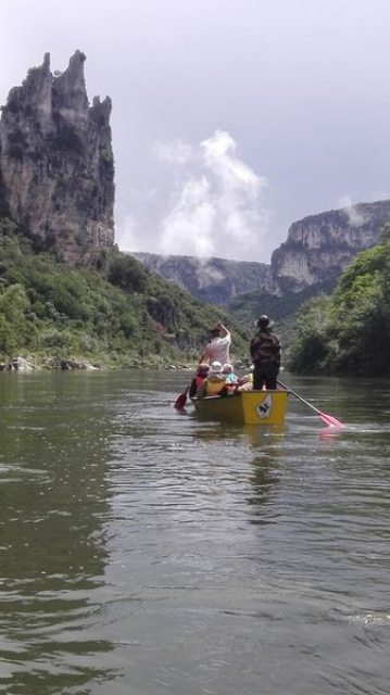 Descente des Gorges de l\'Ardèche en barque