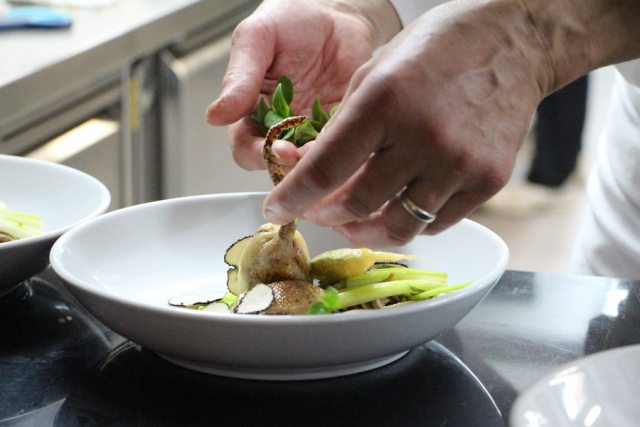 Auberge de Montfleury - St Germain - Plat en cuisine