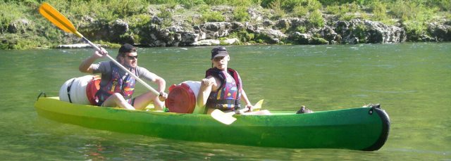 Descente de l\'Ardèche en canoës