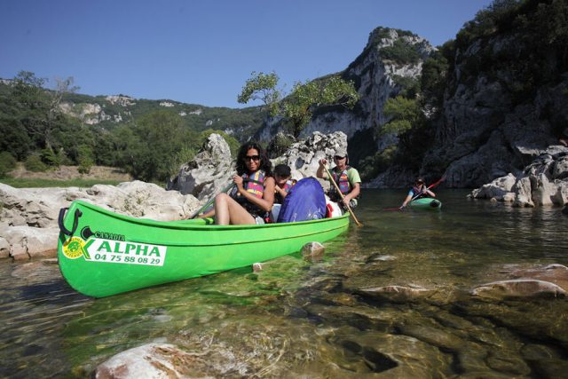 Descente de l\'Ardèche en canoës