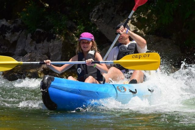 Canoë - Kayak de Balazuc à St Martin d\'Ardèche - 57 km / 3 jours avec Cap07 Canoë